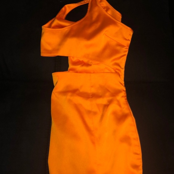 Fitted dress - Picture 4 of 4